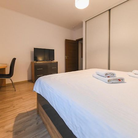 Spacious And Quiet 2 Bedroom Apartment คลูจ-นาโปกา ภายนอก รูปภาพ