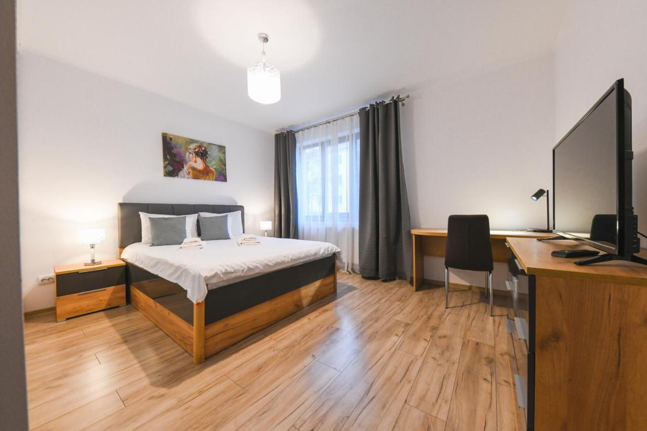 Spacious And Quiet 2 Bedroom Apartment คลูจ-นาโปกา ภายนอก รูปภาพ