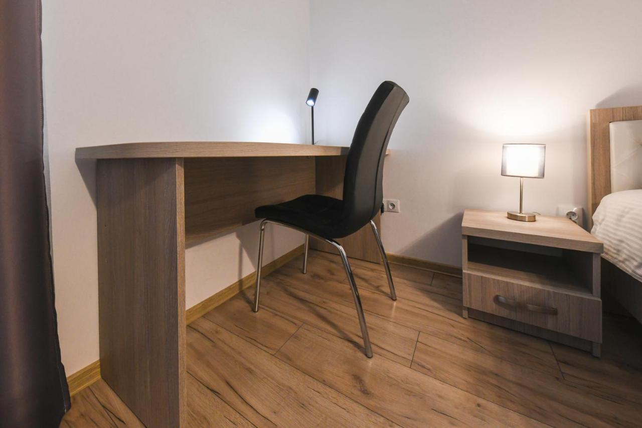 Spacious And Quiet 2 Bedroom Apartment คลูจ-นาโปกา ภายนอก รูปภาพ