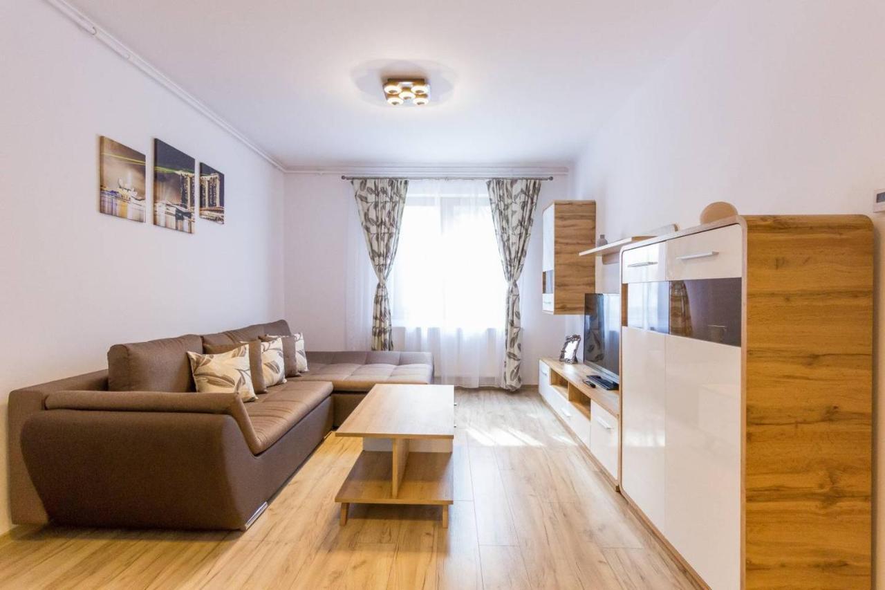 Spacious And Quiet 2 Bedroom Apartment คลูจ-นาโปกา ภายนอก รูปภาพ