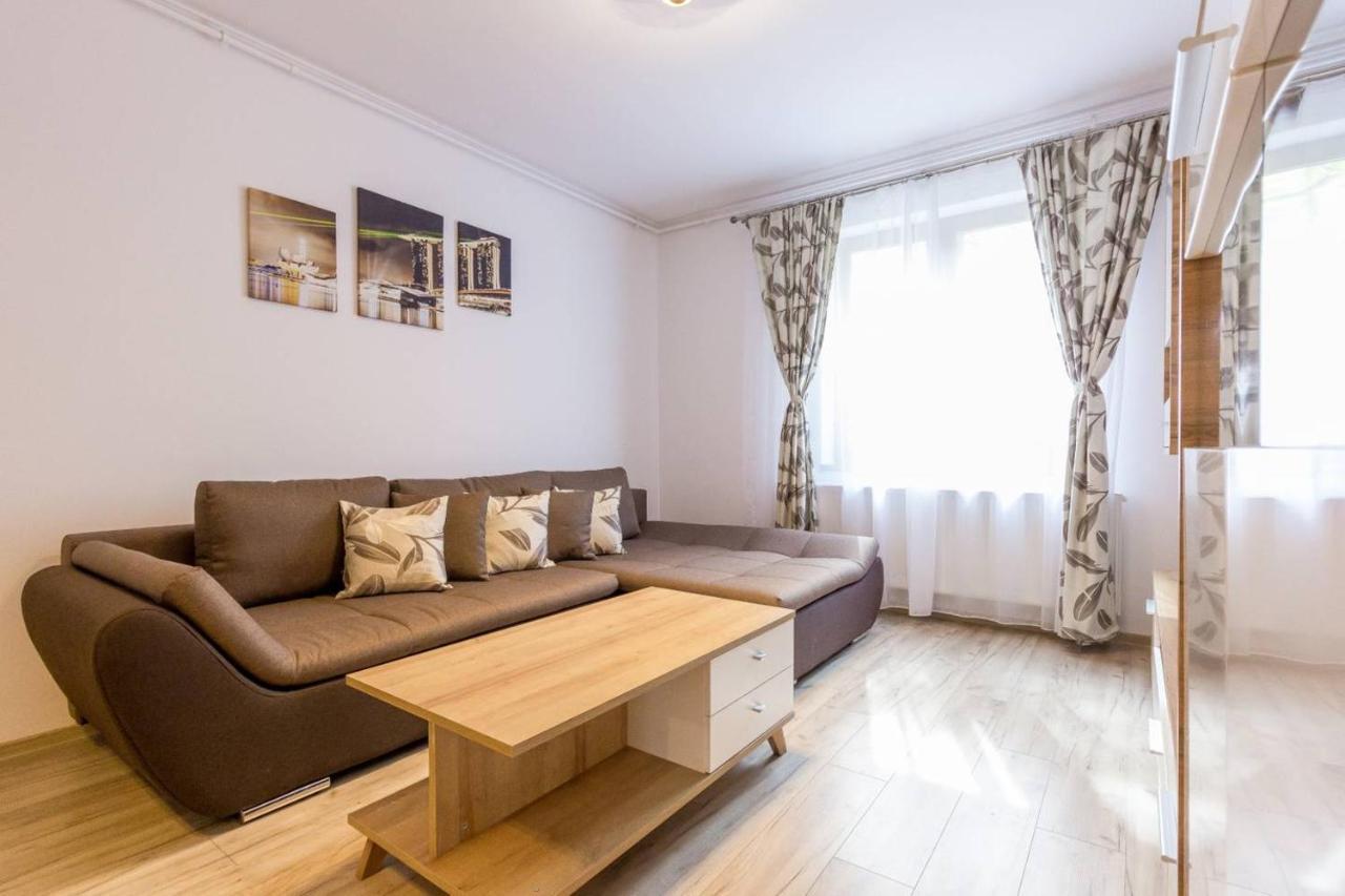 Spacious And Quiet 2 Bedroom Apartment คลูจ-นาโปกา ภายนอก รูปภาพ