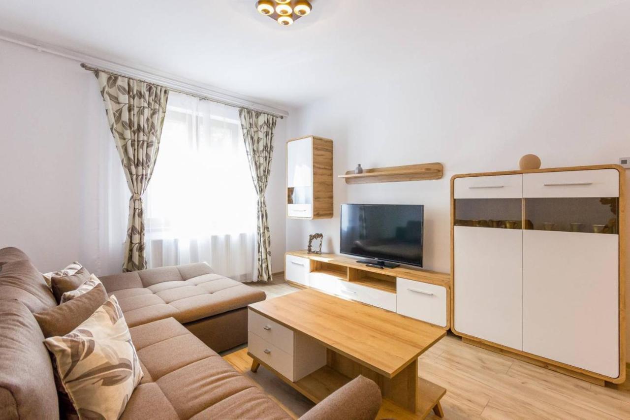 Spacious And Quiet 2 Bedroom Apartment คลูจ-นาโปกา ภายนอก รูปภาพ