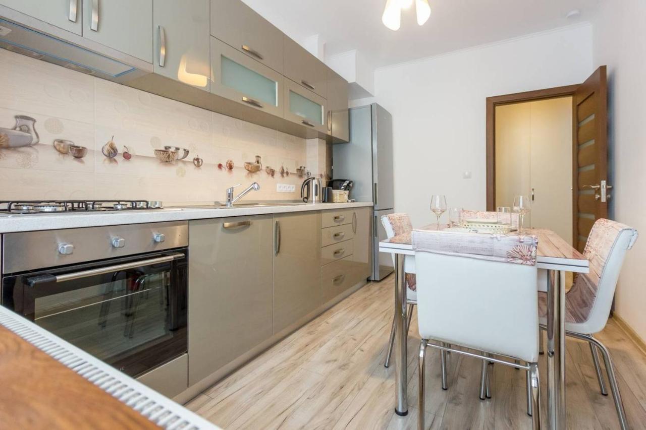 Spacious And Quiet 2 Bedroom Apartment คลูจ-นาโปกา ภายนอก รูปภาพ