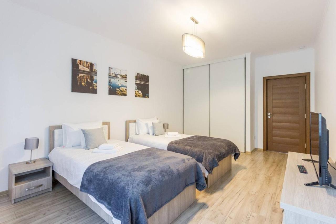 Spacious And Quiet 2 Bedroom Apartment คลูจ-นาโปกา ภายนอก รูปภาพ